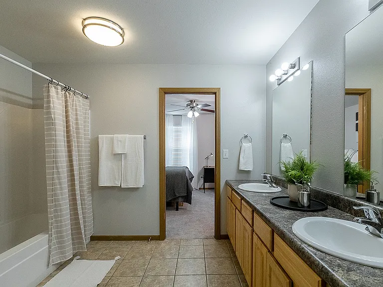 5149 Commercial Dr — Photo 12