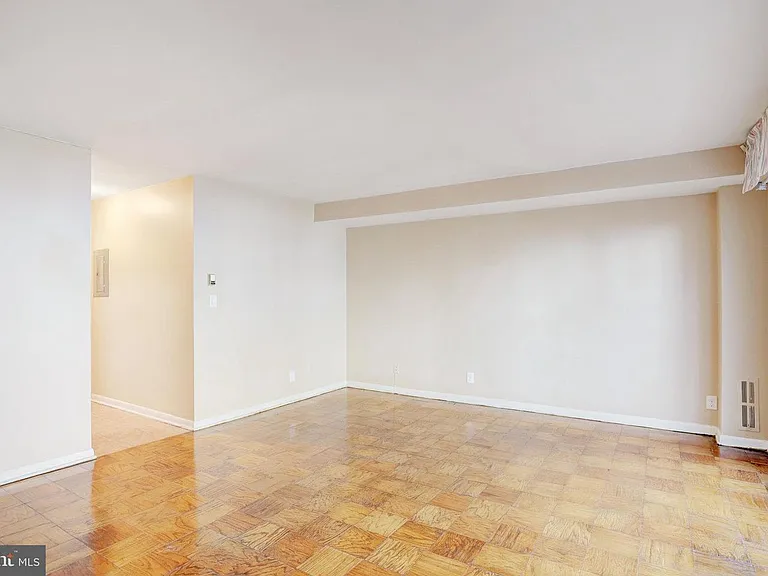 42 G St SW — Photo 29