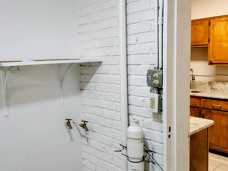 618 N Estrella St — Photo 21