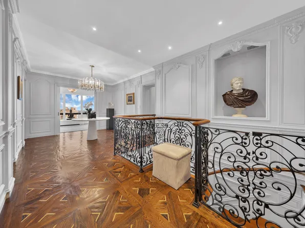 530 East 76th Street image 2 of 23