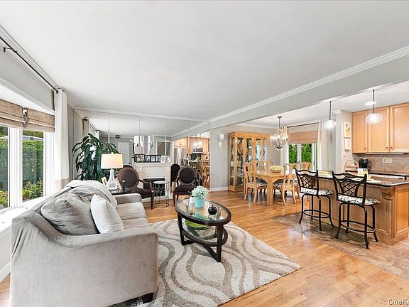 3rd image of 44 Montrose Road