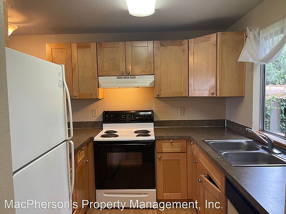 5th image of 310 17th St SE