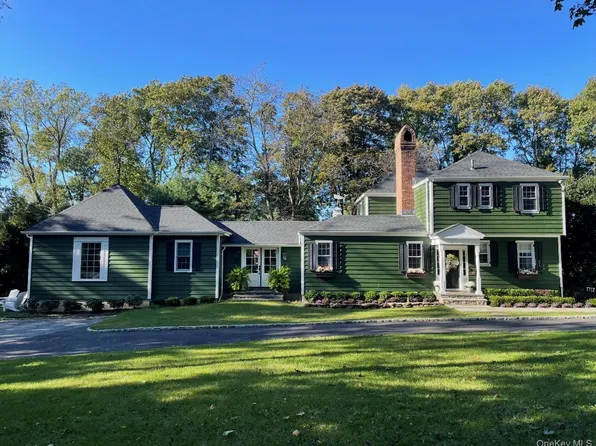 5 Wendover Road, Setauket, NY 11733