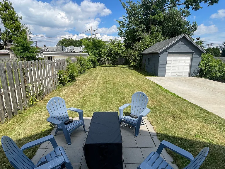 1523 Coutant Ave — Photo 3