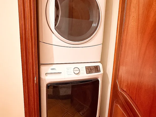 120 Oceana Drive West image 10 of 13