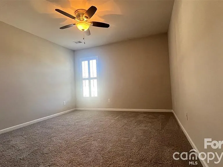 10232 Garmoyle St — Photo 8