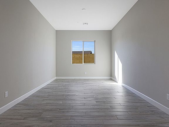 3rd image of 13325 W Dale Ln