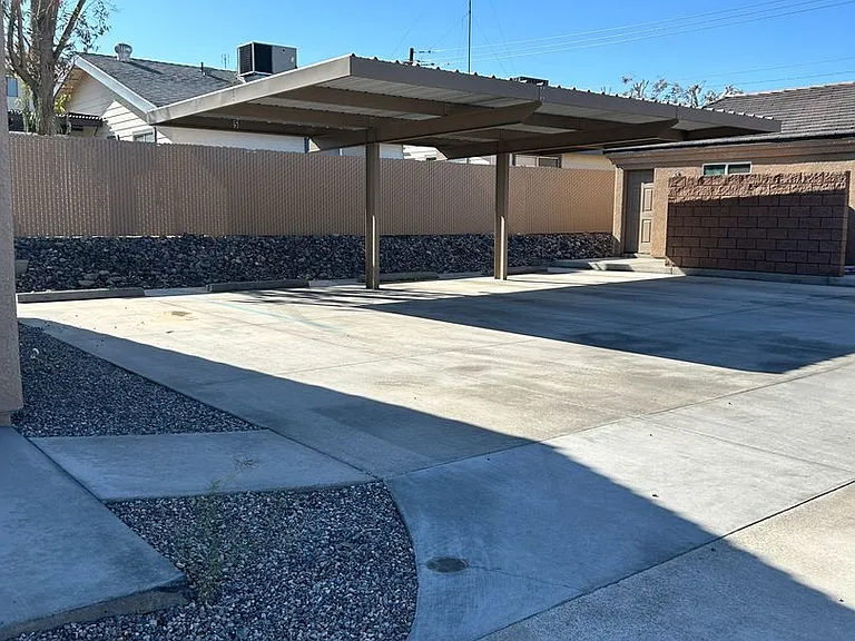 2040 Injo Dr — Photo 2