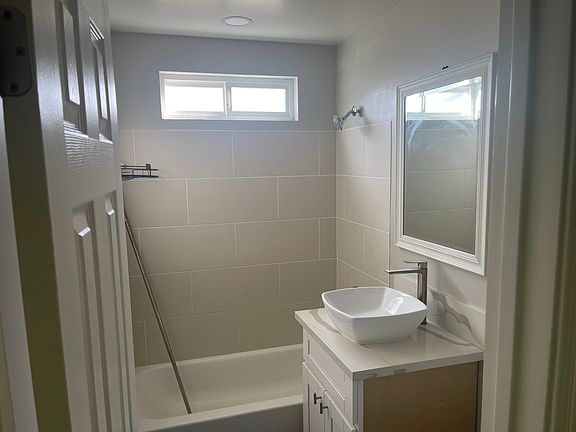 5th image of 819 Riverlawn Ave APT A