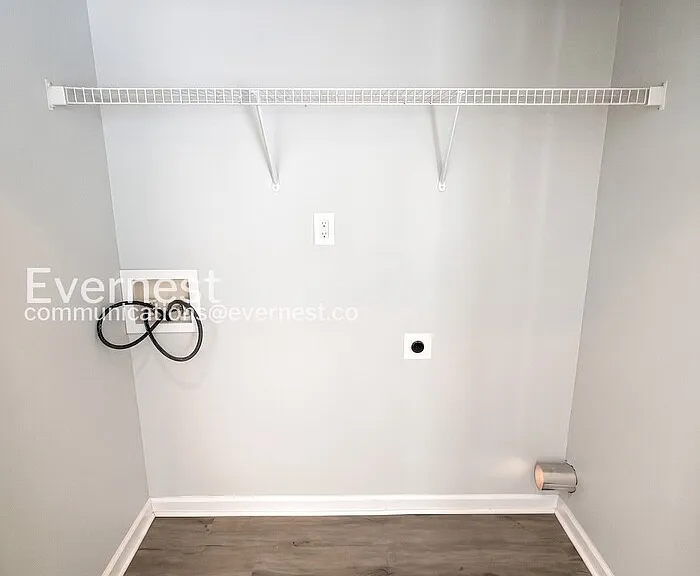 8640 Thomas Ln — Photo 18