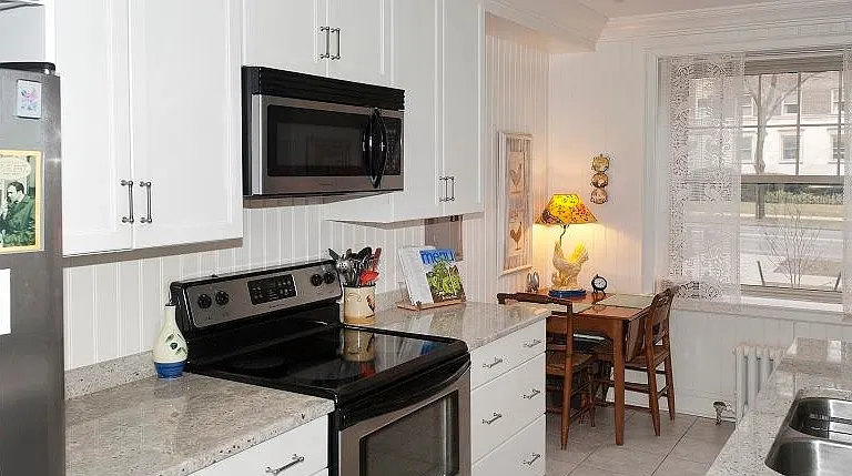 Bryant Apartments — Photo 47
