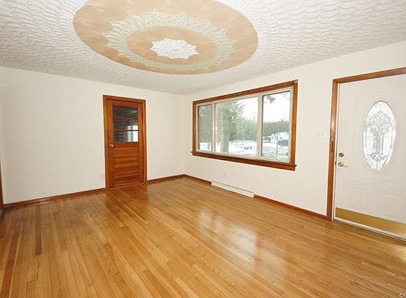 2nd image of 3804 Bedford St