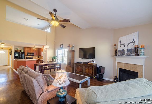4th image of 15830 Cotton Tail Ln