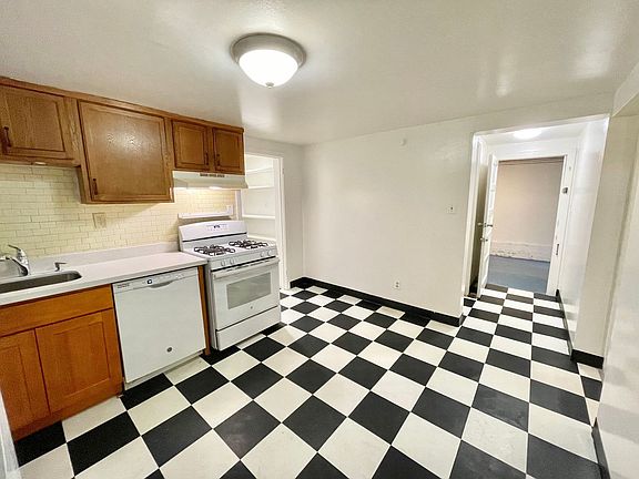 2nd image of 3961 1/2 24th St #0