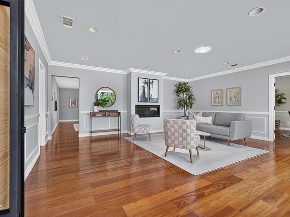 4th image of 2623 Fairgreen Ave