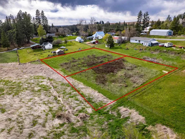 307 & 339 E Seminary Rd, Rockford, WA 99030