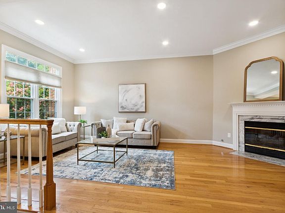 3rd image of 3903 Barcroft Mews Ct
