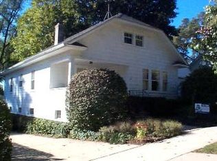 611 Bent St, Elgin, IL 60120