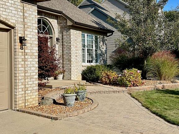 3rd image of 1831 Dogwood Trl #10