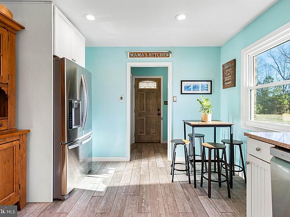 4th image of 1960 Erica Rd