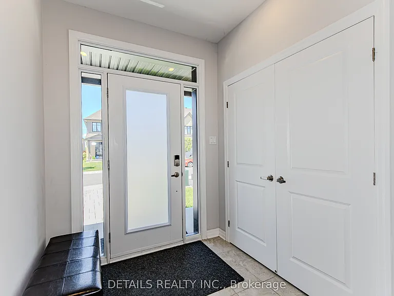 276 Avro Cir — Photo 2