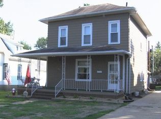 217 W Grand St, Monticello, IA 52310