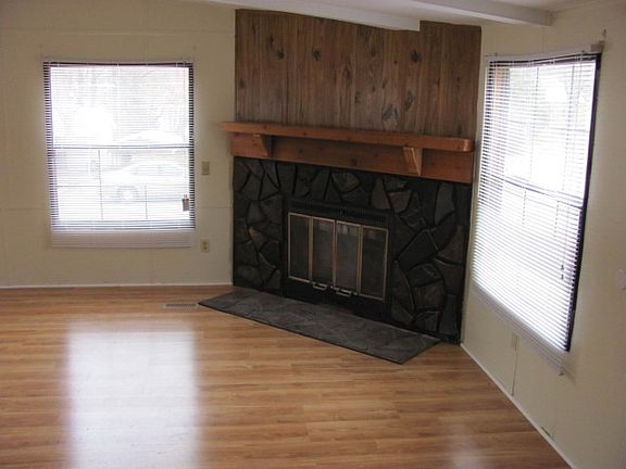 5th image of 302 Bellanti Cir