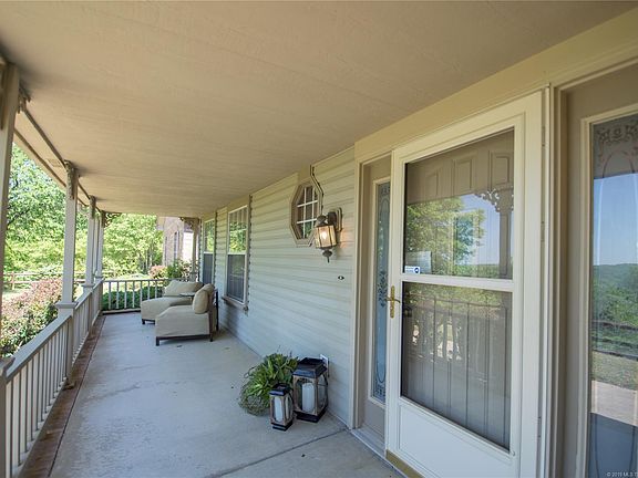 3rd image of 19653 Mountain Ln