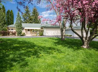 5250 S Nicolet Dr, New Berlin, WI 53151