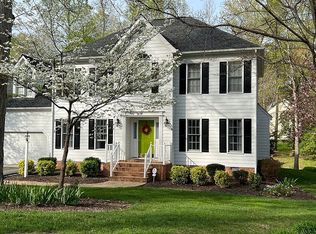 5905 Rosebay Forest Rd, Midlothian, VA 23112