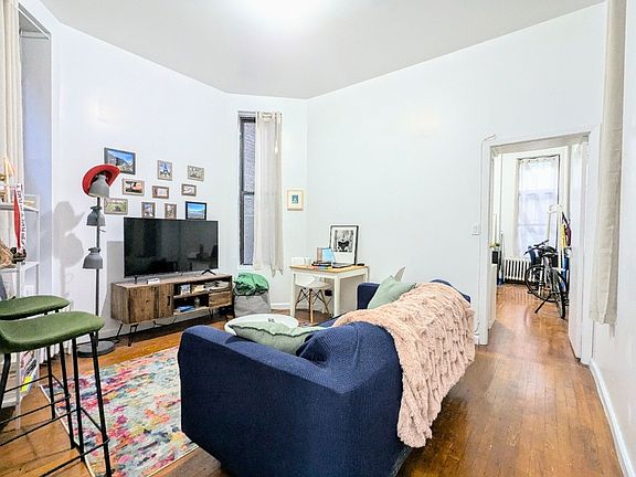 5th image of 69 W 105th St #1C