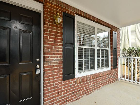 3rd image of 183 Summer Lake Dr SW