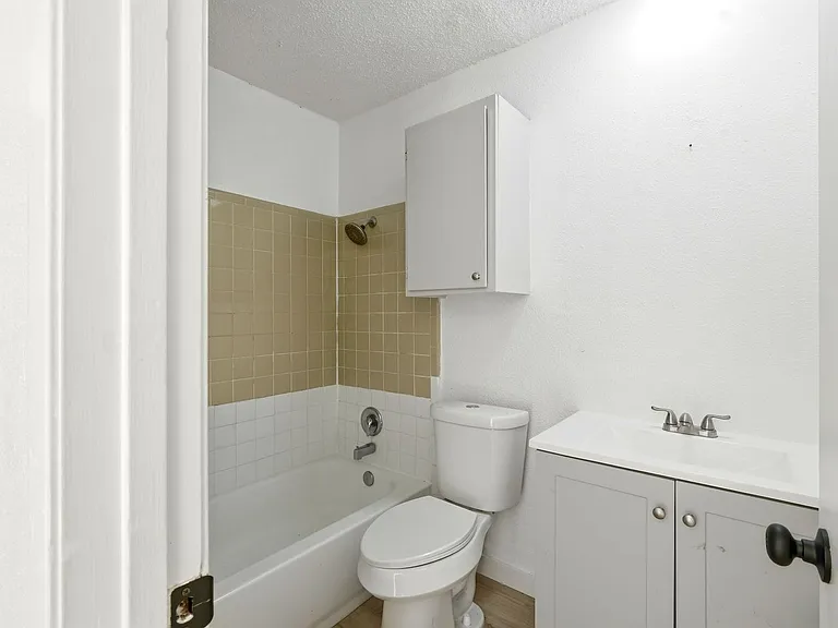 2319 Greenfield Pkwy — Photo 13