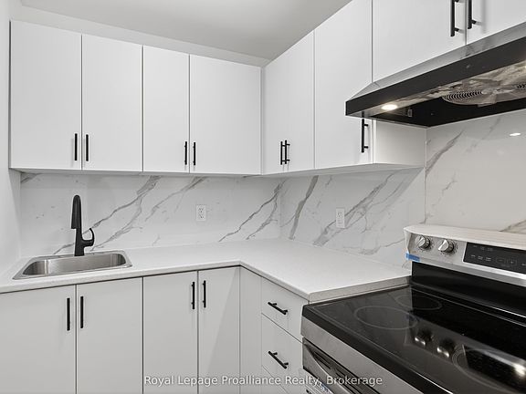 5th image of 171 Hazlitt St #1