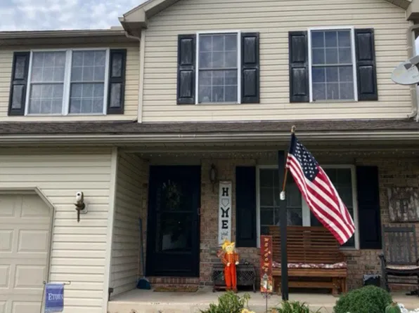 355 Oneida Dr, Sinking Spring, PA 19608