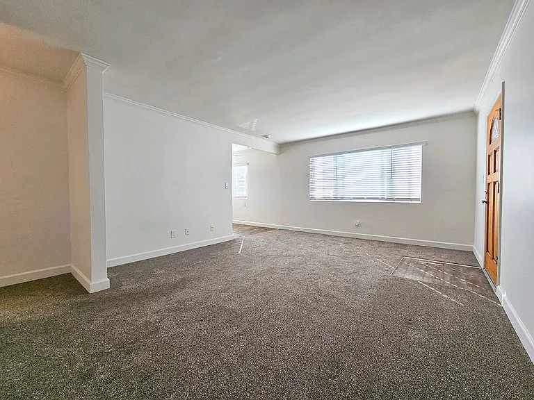 4418 Bond St — Photo 29