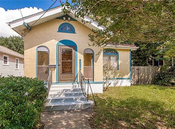 2nd image of 4649 Demontluzin St