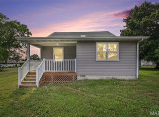 505 N 5th St, Dupo, IL 62239
