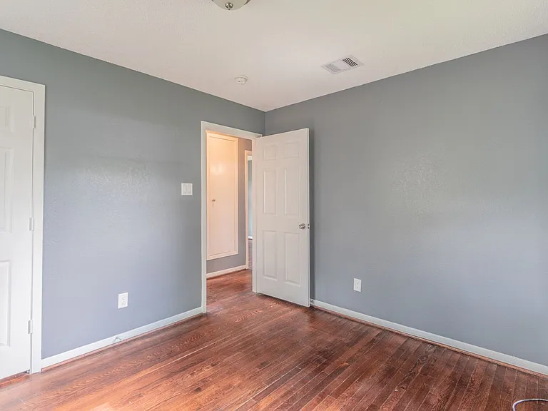 5407 Thrush Dr — Photo 8