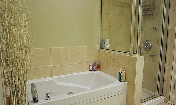 5th image of 6510 S Ingleside Ave APT 3