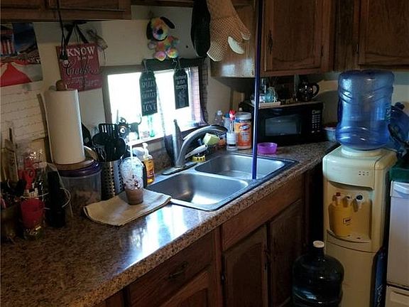 3rd image of 8440 Barbie Ln