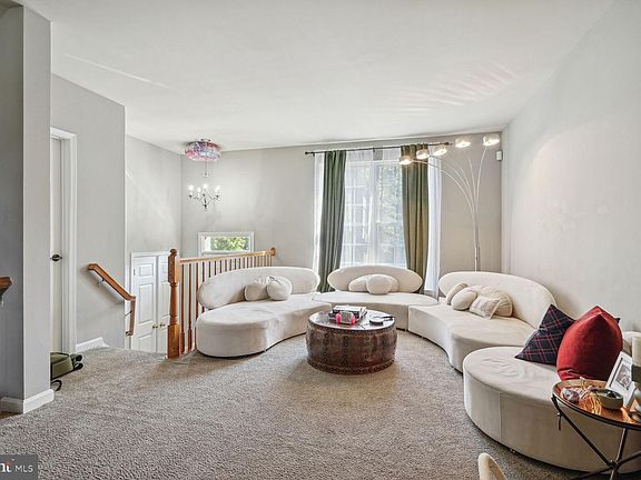 3rd image of 6348 Cullen Pl