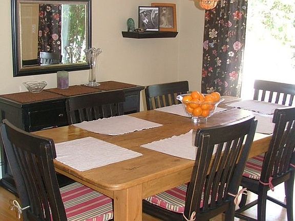 Dining Room w/ Sliders