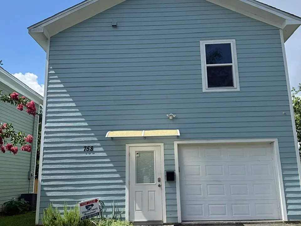 758 Parklawn Ct