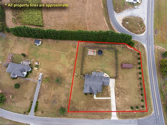 2nd image of 8605 Winding Hill Dr
