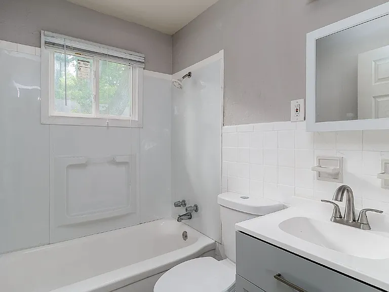 10348 Earl Dr — Photo 19