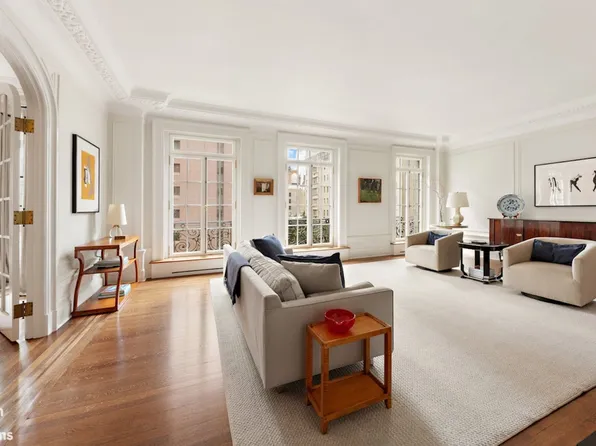 840 Park Avenue image 1 of 7