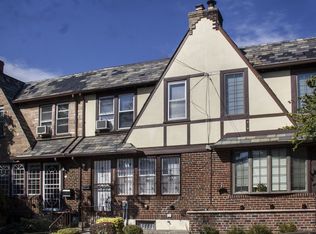 67105 Dartmouth St, Forest Hills, NY 11375