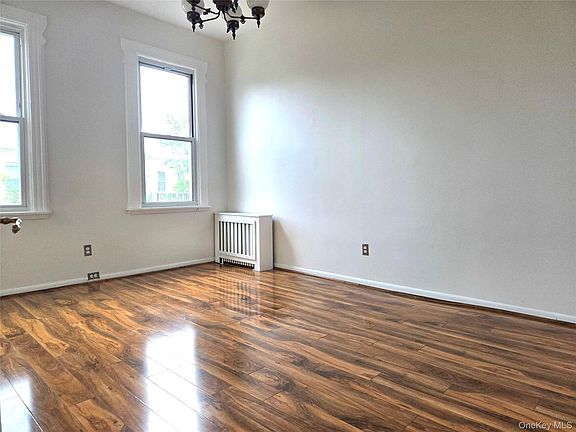 2nd image of 5936 Woodbine St Floor 2