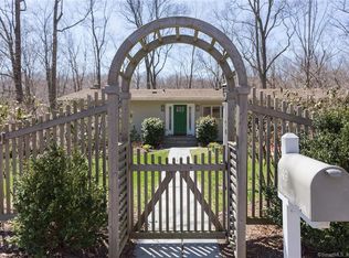 149 Hannahs Rd, Stamford, CT 06903